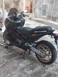 Honda integra sport 750
