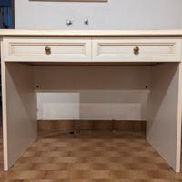 Scrivania in legno laccato bianco