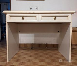 Scrivania in legno laccato bianco