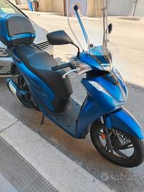 Honda sh 150 blu