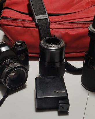 Macchina fotografica con 3 obiettivi e borsa