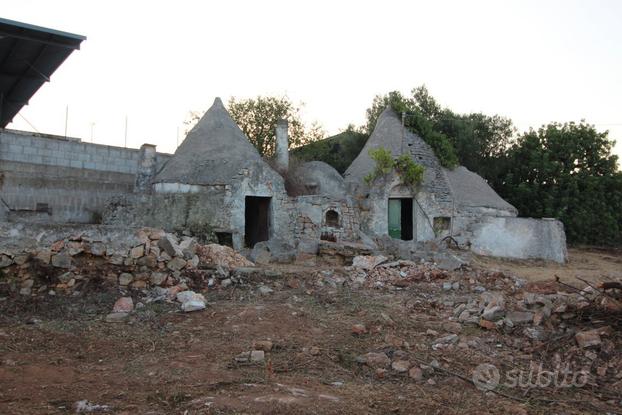 Vendita complesso di trulli con terreno Specchia T