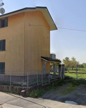 Immobile in asta di 274 m² con più di 5 locali a F