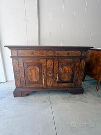 Credenza antica