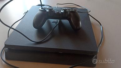 PS4 ,500 GB usata con giochi