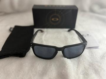 Occhiali da sole Oakley Holbrook Matte Black
