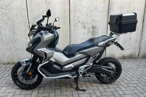 Honda X-adv 750