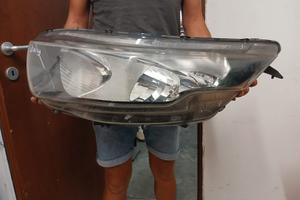 FARO ANTERIORE SX IVECO DAILY 3.0 2017