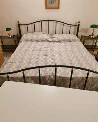 Letto matrimoniale in ferro e ottone