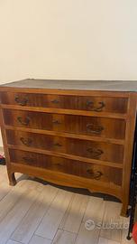 Cassettone antico in legno con piano in cuoio