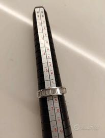 ANELLO A FASCIA IN ORO BIANCO 