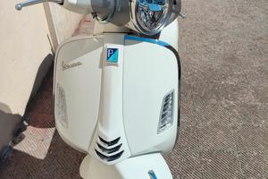 Vespa GTS 300 Super 