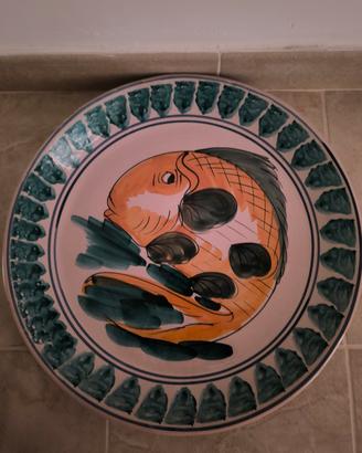 piatto in maiolica 