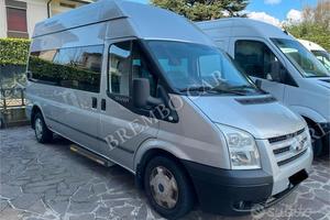 Ford transit tourneo trasporto disabile