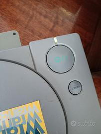 PlayStation 1 con giochi 