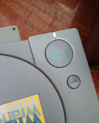 PlayStation 1 con giochi 