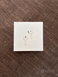 AirPods 4 con cancellazione del suono