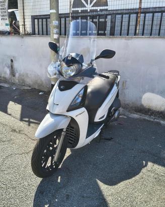 Kymco People 200