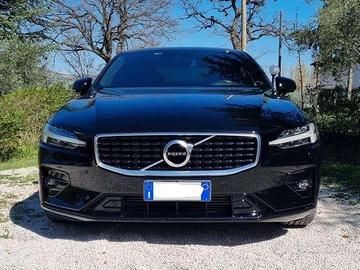 Stupenda Volvo S60 T5 R-Design