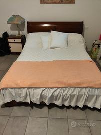 Letto matrimoniale in mogano