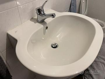 Lavandino e miscelatore