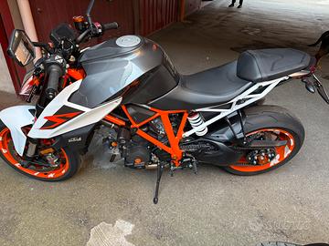 KTM super duke 1290 r
