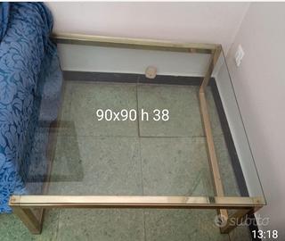 tavolino in vetro e ottone 90x90x38cm.