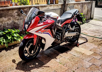 Honda cbr 650 f Vendita in Moto e scooter
