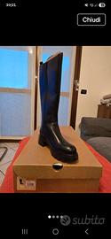 stivali Bata n.36