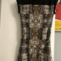 Vestito smanicato bianco e nero