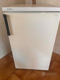 Frigorifero piccolo indesit