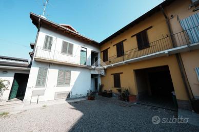 MONOLOCALE A SOVICO