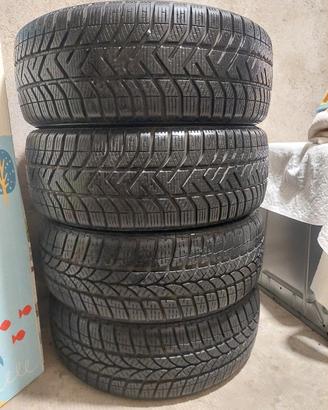 Gomme Invernali Pirelli al 99%di battistrada  