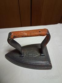 ferro da stiro vecchio