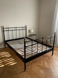 Letto matrimoniale SVELVIK Ikea + base a doghe