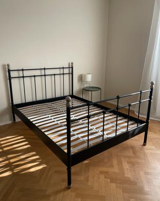 Letto matrimoniale SVELVIK Ikea + base a doghe