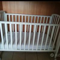 lettino in legno per bambini 