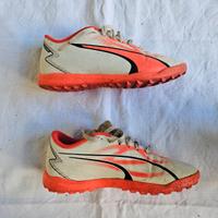 Scarpe calcetto calcio su sintetico Puma bambino.