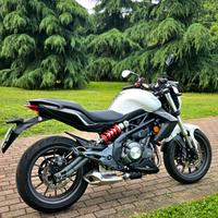 Moto Benelli BN 302 