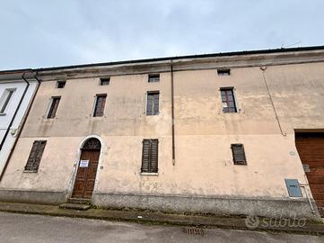 CASA SEMINDIPENDENTE A SOLAROLO RAINERIO