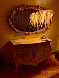 Cassettiera  più lampada e specchio