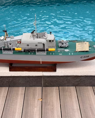 Modello nave motosilurante Vosper 150