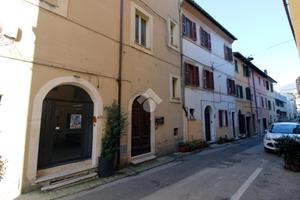 4 LOCALI A POGGIO MIRTETO