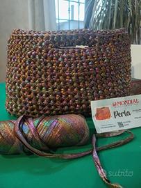 Borsa in fettuccia ad uncinetto 