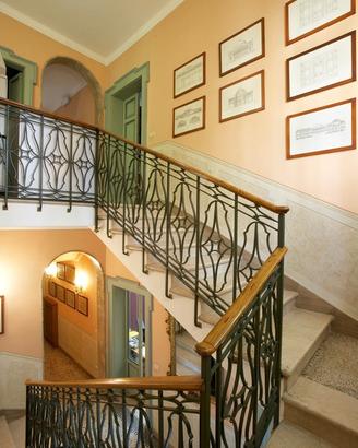 Pitturazioni di cancelli,ringhiere,porticati,ecc