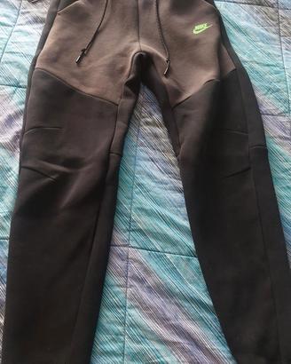 Pantaloni Nike taglia XS