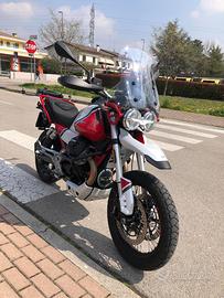 Guzzi V85TT evocative graphics