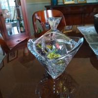 Porta cioccolatini in cristallo con coperchio. 