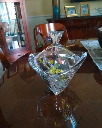 Porta cioccolatini in cristallo con coperchio. 