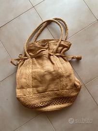 Borsa in paglia intrecciata stile boho estiva